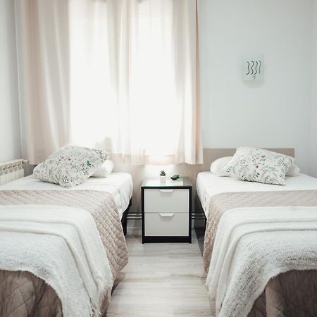 Hostal Ruta De Francia Barselona Dış mekan fotoğraf