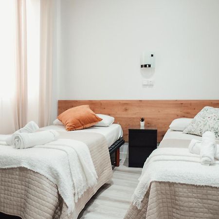 Hostal Ruta De Francia Barselona Dış mekan fotoğraf