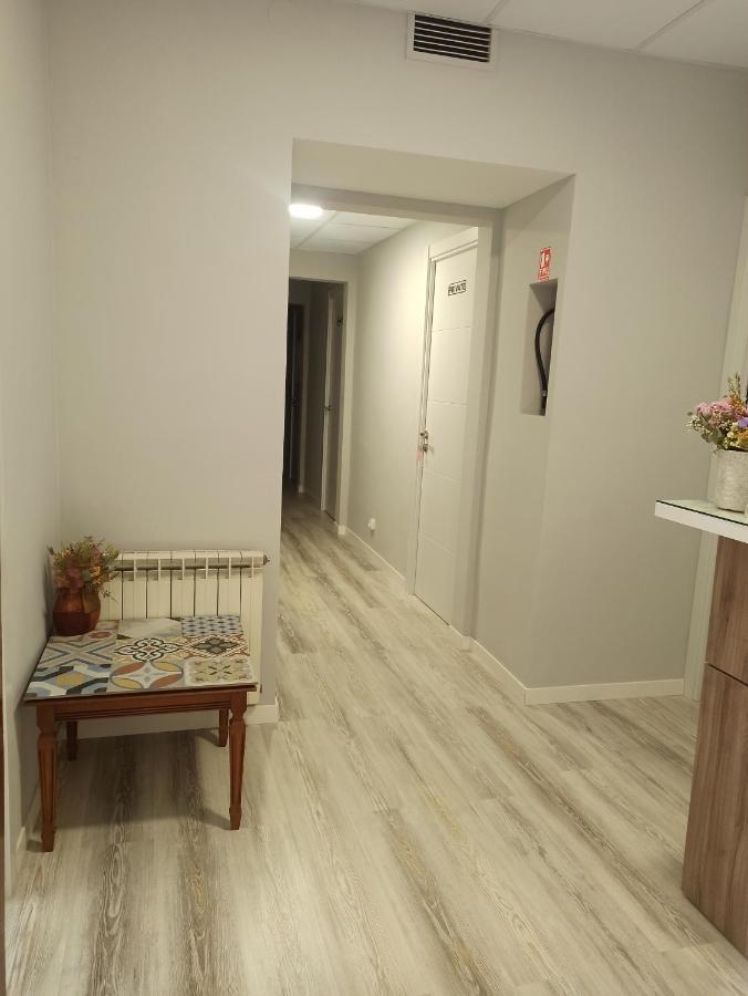 Hostal Ruta De Francia Barselona Dış mekan fotoğraf