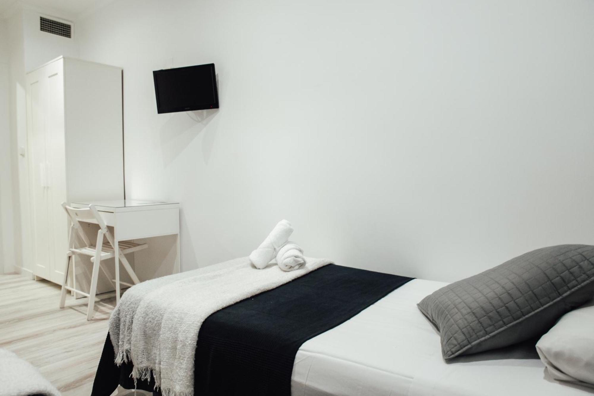 Hostal Ruta De Francia Barselona Dış mekan fotoğraf