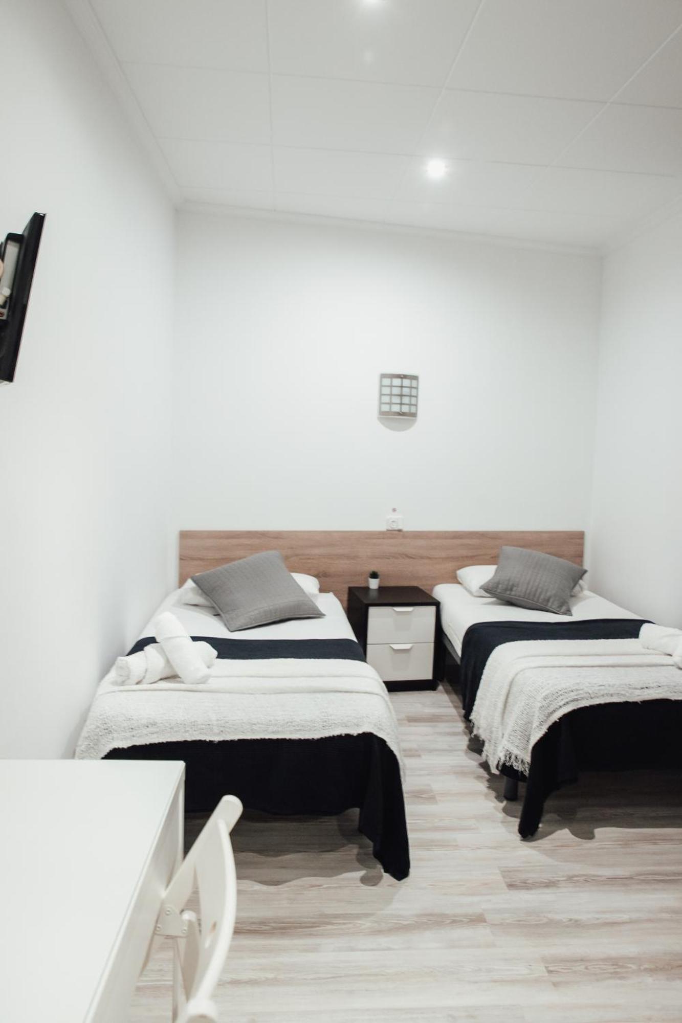 Hostal Ruta De Francia Barselona Dış mekan fotoğraf