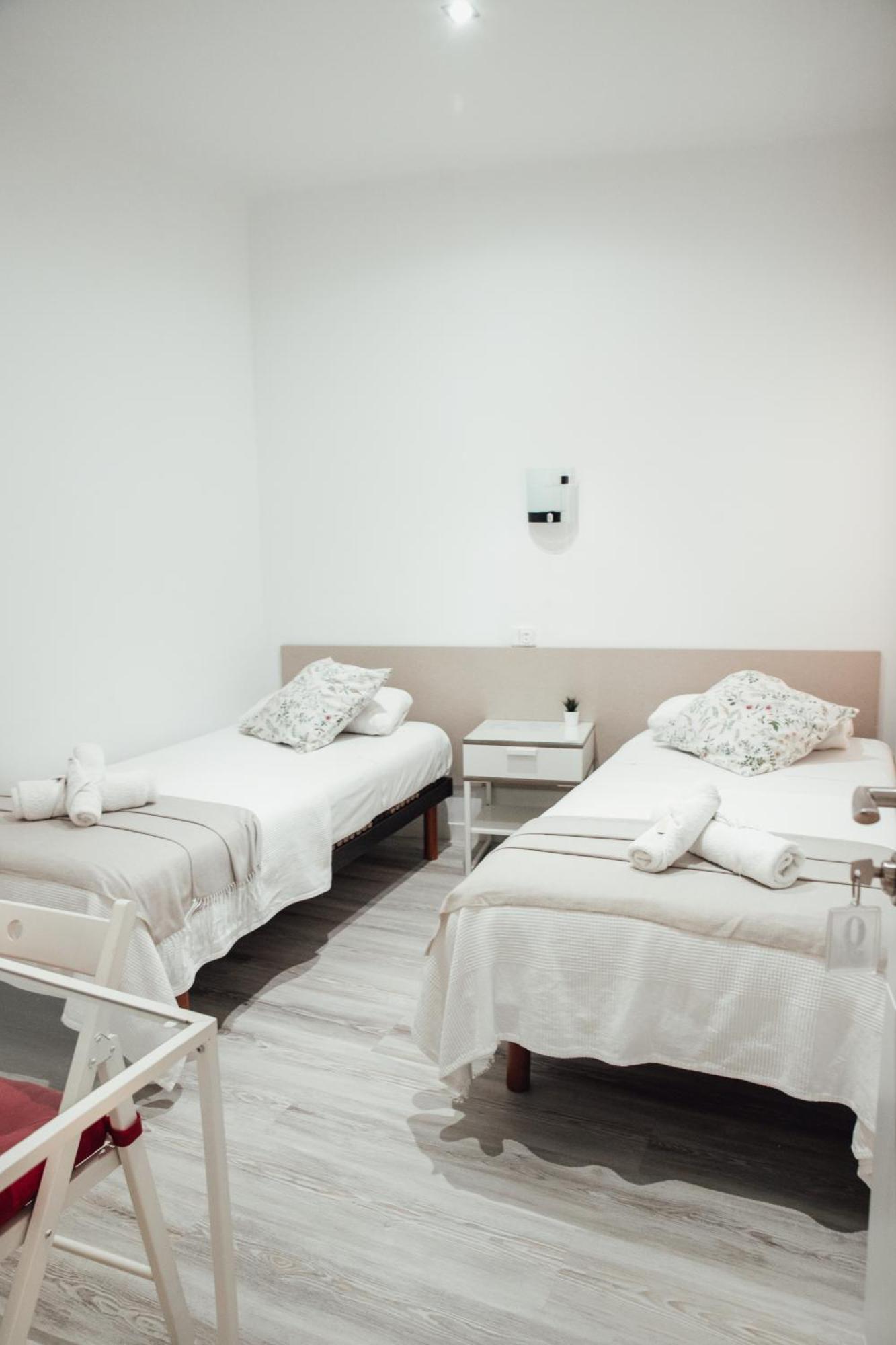 Hostal Ruta De Francia Barselona Dış mekan fotoğraf