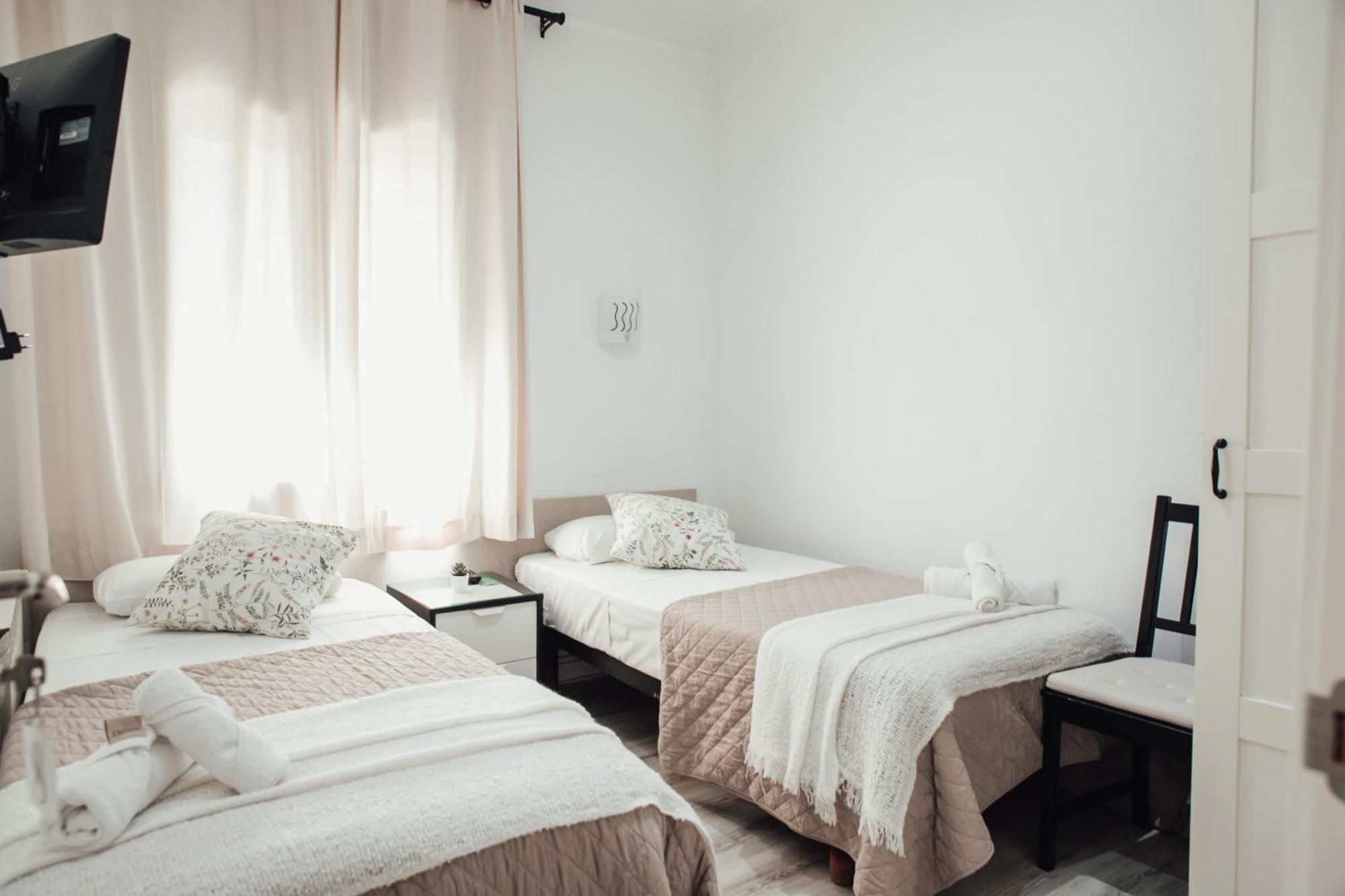 Hostal Ruta De Francia Barselona Dış mekan fotoğraf