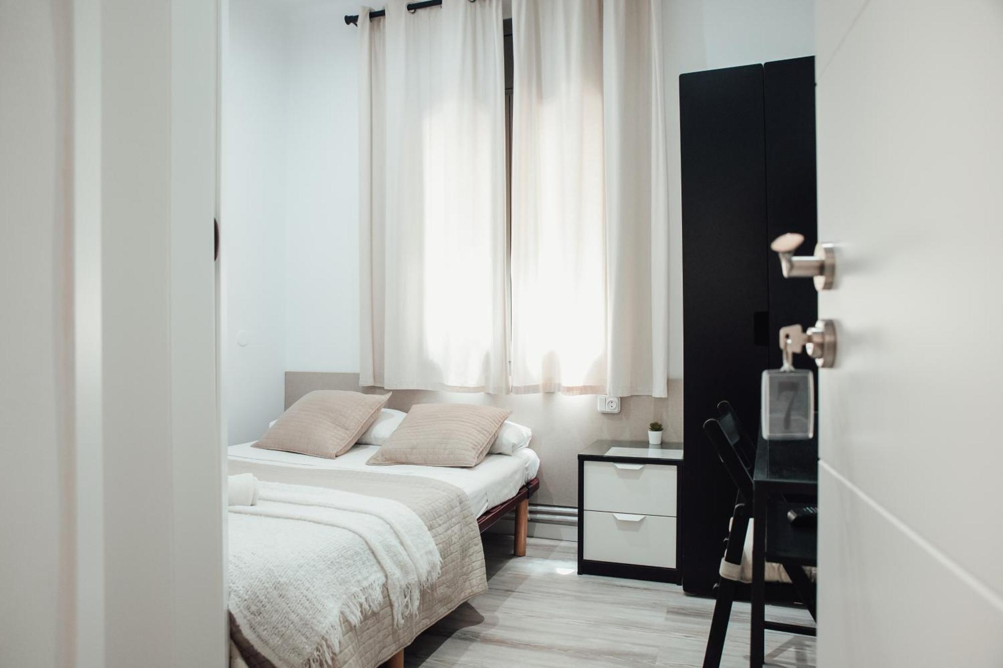 Hostal Ruta De Francia Barselona Dış mekan fotoğraf
