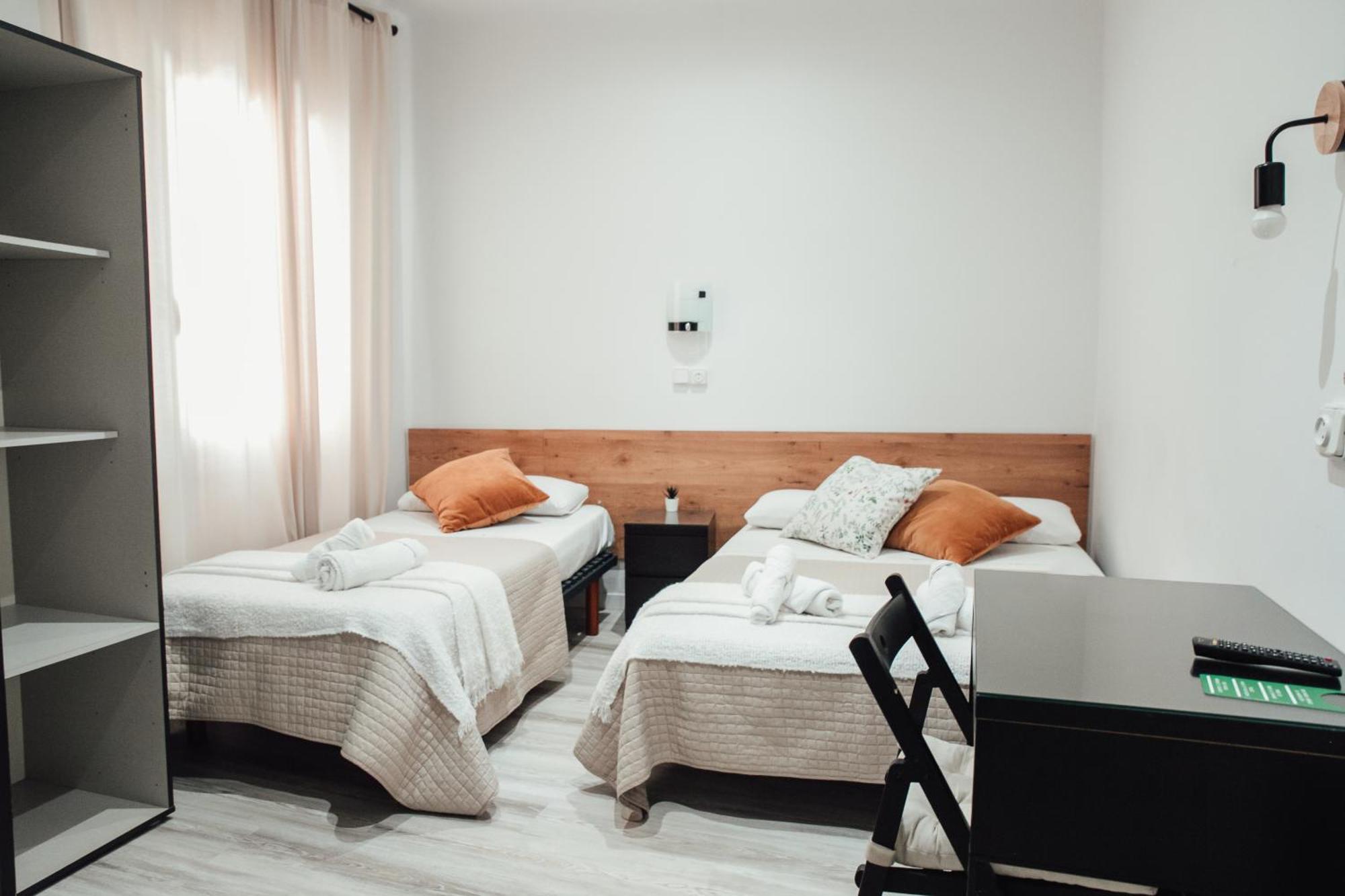 Hostal Ruta De Francia Barselona Dış mekan fotoğraf