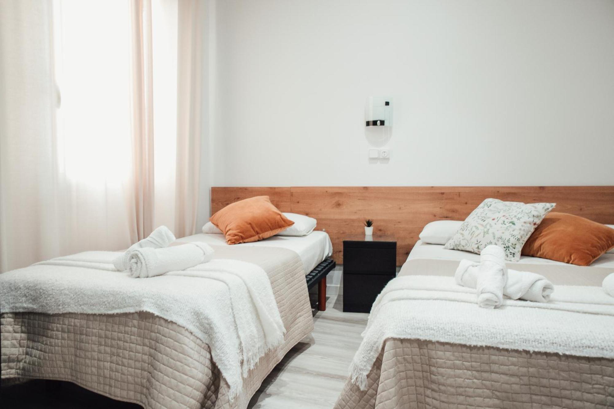 Hostal Ruta De Francia Barselona Dış mekan fotoğraf
