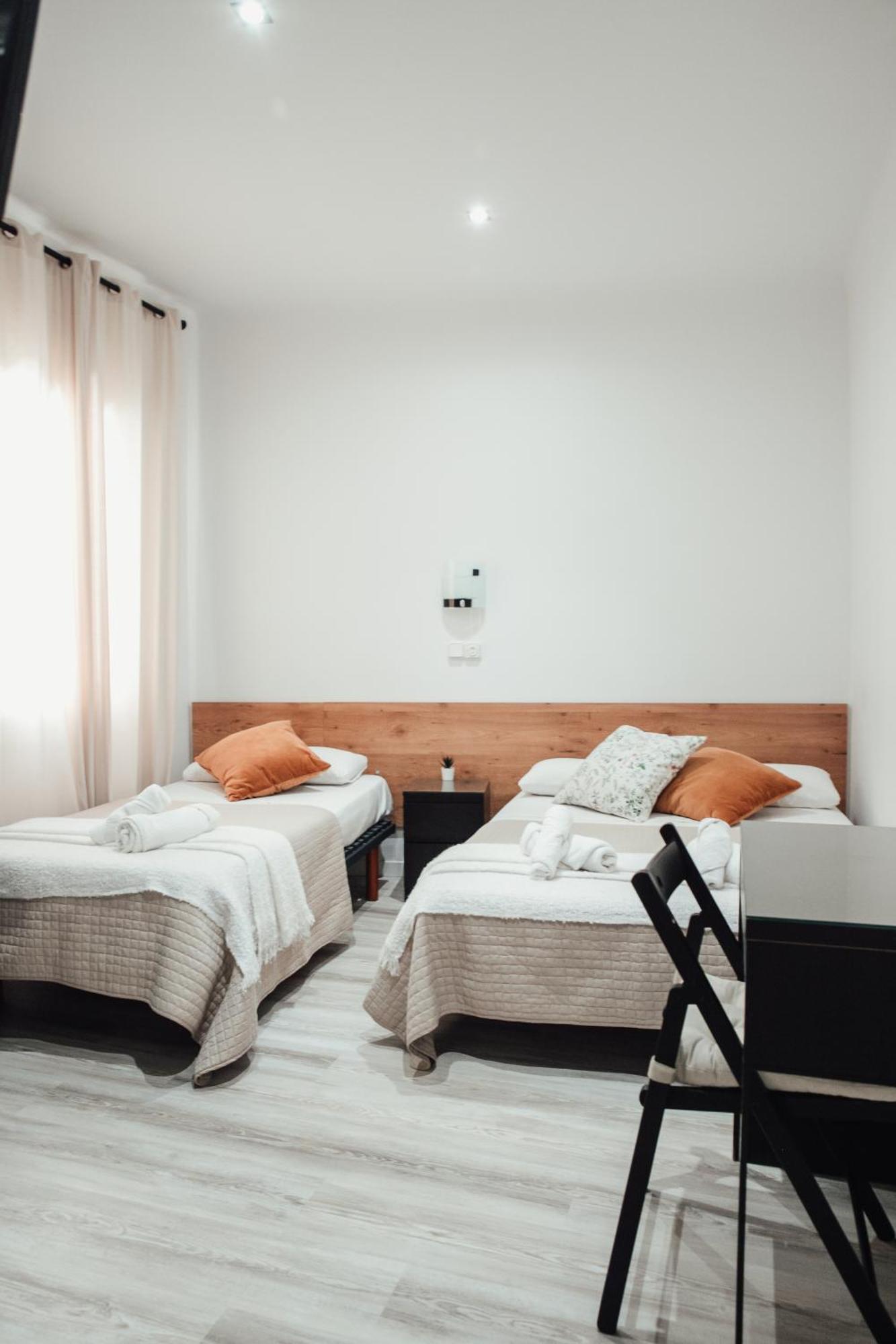 Hostal Ruta De Francia Barselona Dış mekan fotoğraf