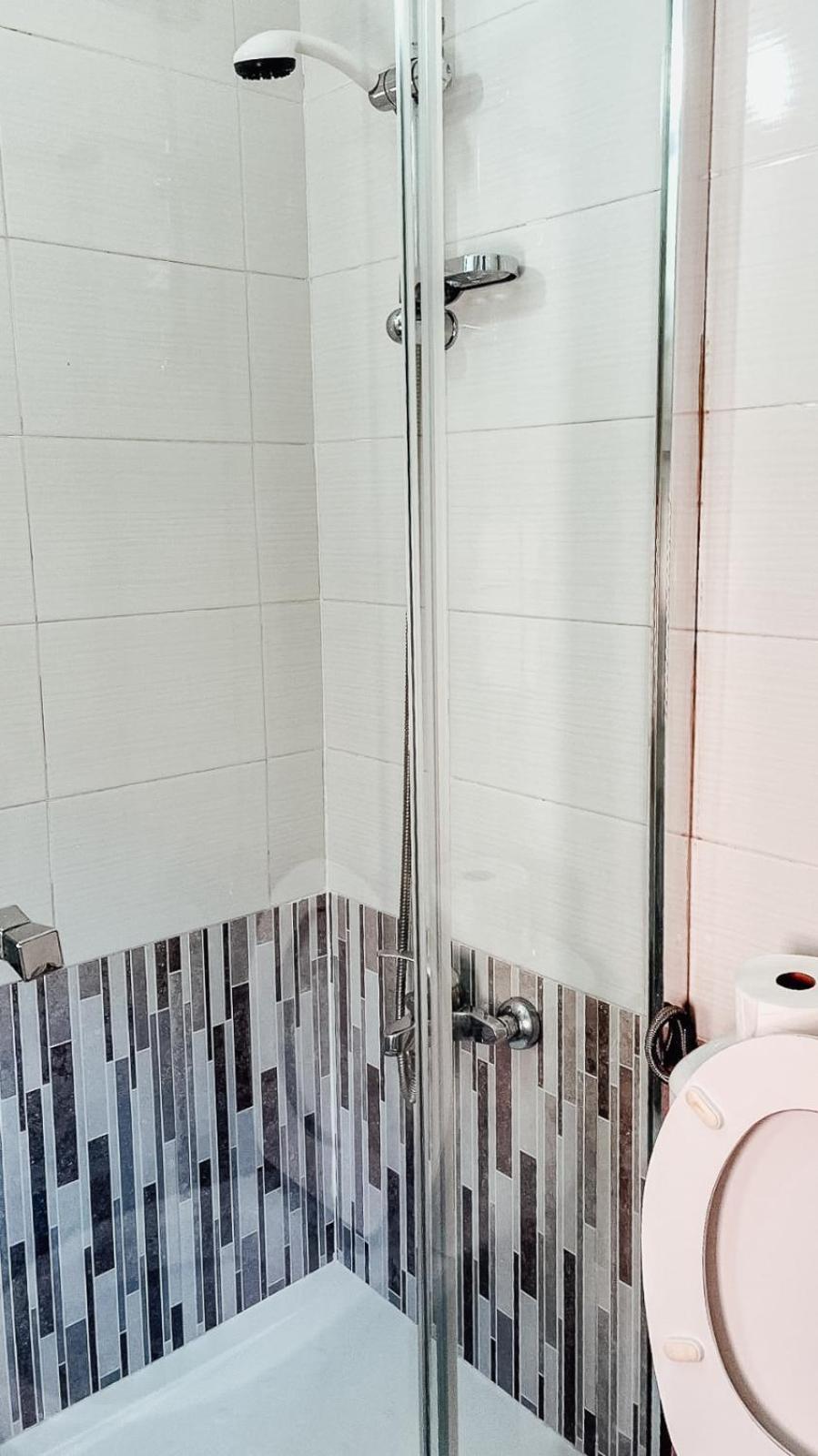 Hostal Ruta De Francia Barselona Dış mekan fotoğraf