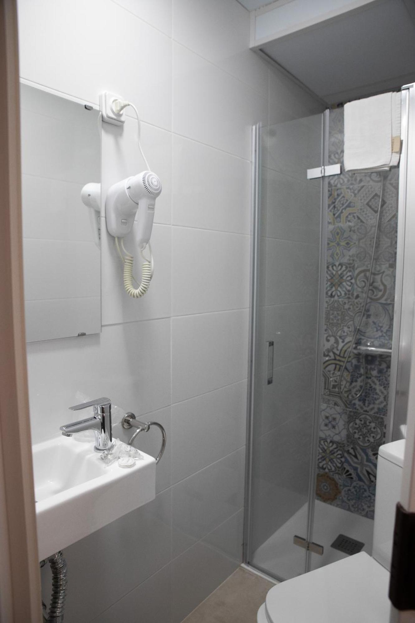 Hostal Ruta De Francia Barselona Dış mekan fotoğraf